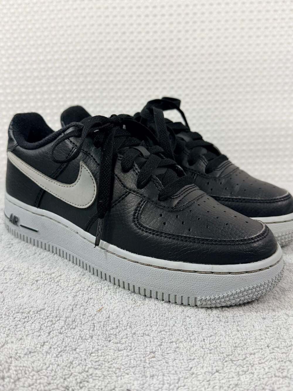 Nike Air Force 1 Low Black Wolf Grey Casual Shoes 3Y